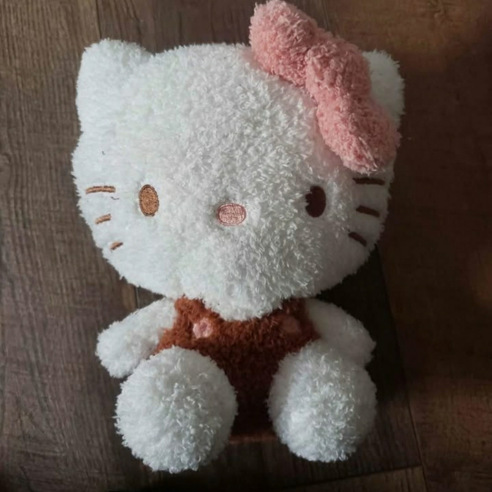 Hello Kitty plush sitting